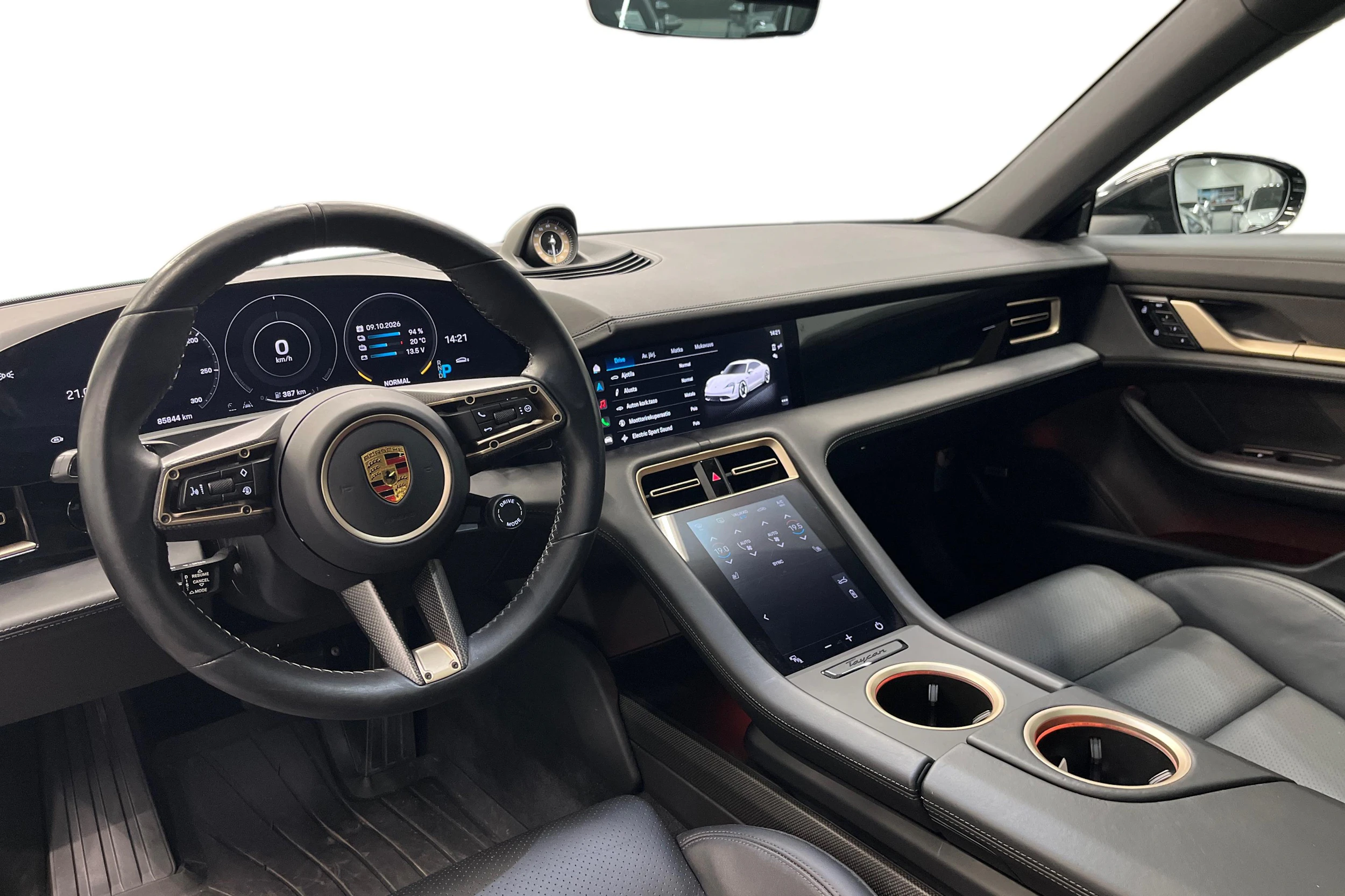 musta Porsche Taycan 2022 kuva 6.