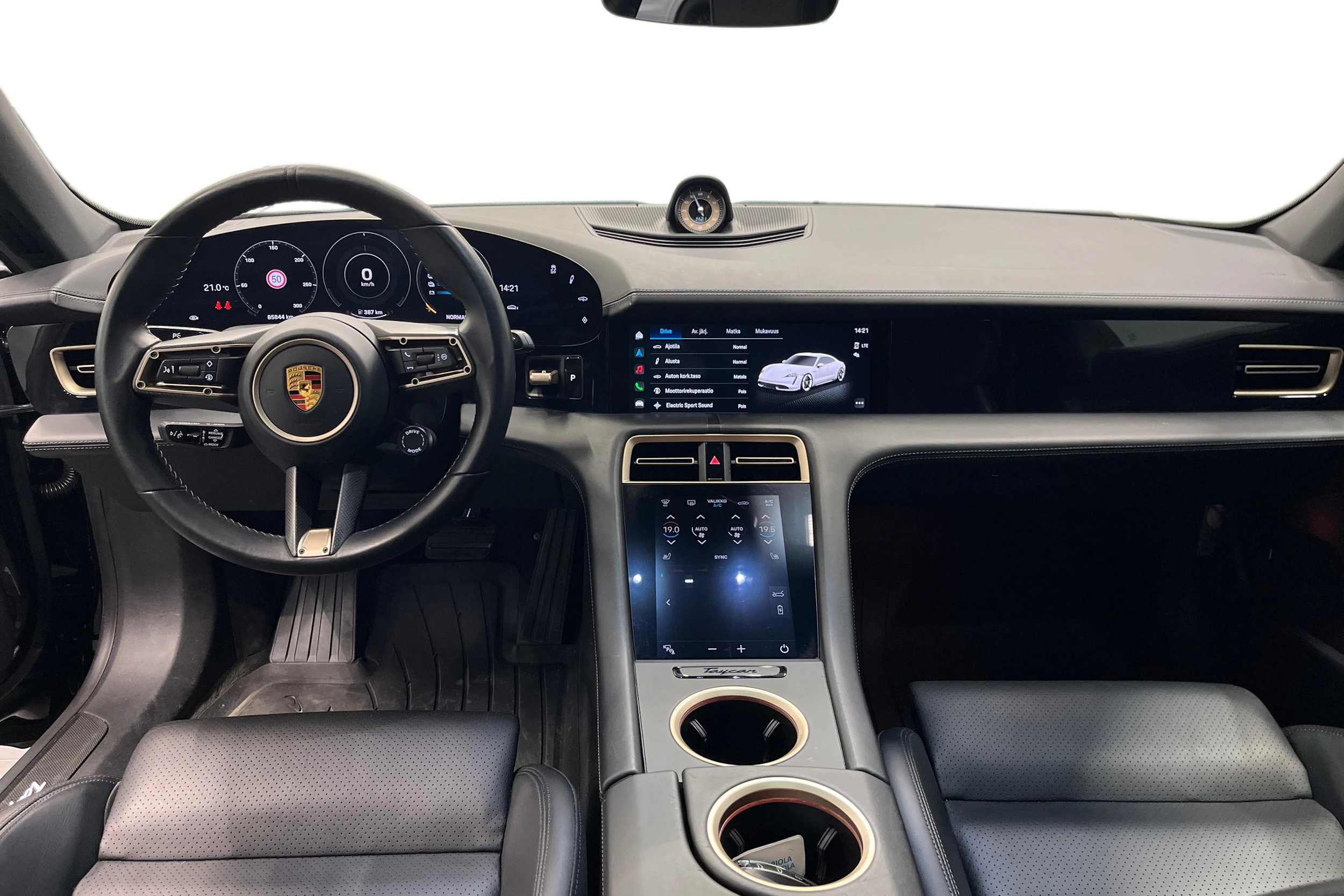 musta Porsche Taycan 2022 kuva 7.