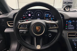musta Porsche Taycan 2022 kuva 15.