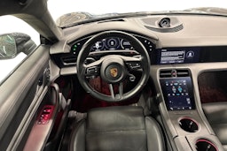 Musta Porsche Taycan 2022 kuva 3.