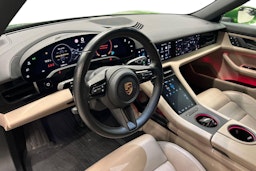 Vihreä Porsche Taycan 2022 kuva 6.