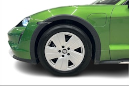 Vihreä Porsche Taycan 2022 kuva 9.