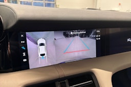 Vihreä Porsche Taycan 2022 kuva 18.