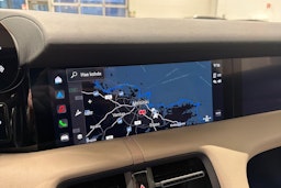 Vihreä Porsche Taycan 2022 kuva 19.