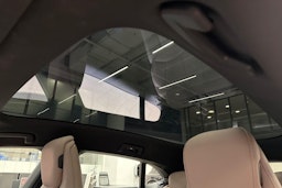 Vihreä Porsche Taycan 2022 kuva 21.