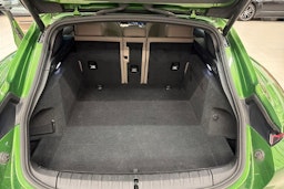 Vihreä Porsche Taycan 2022 kuva 22.