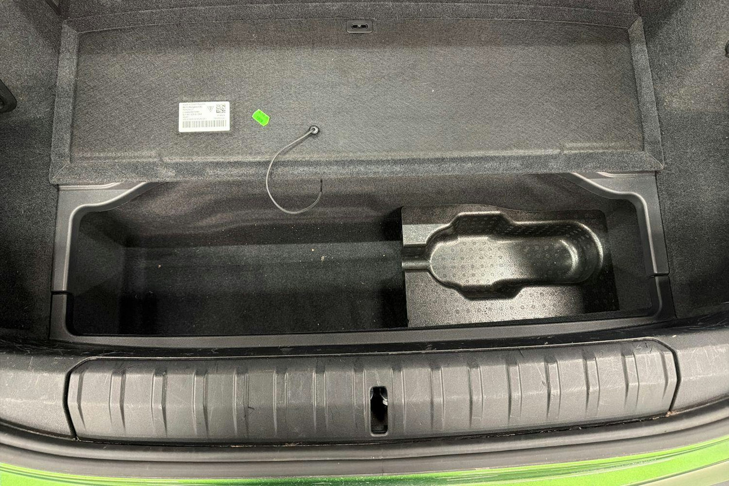 Vihreä Porsche Taycan 2022 kuva 23.