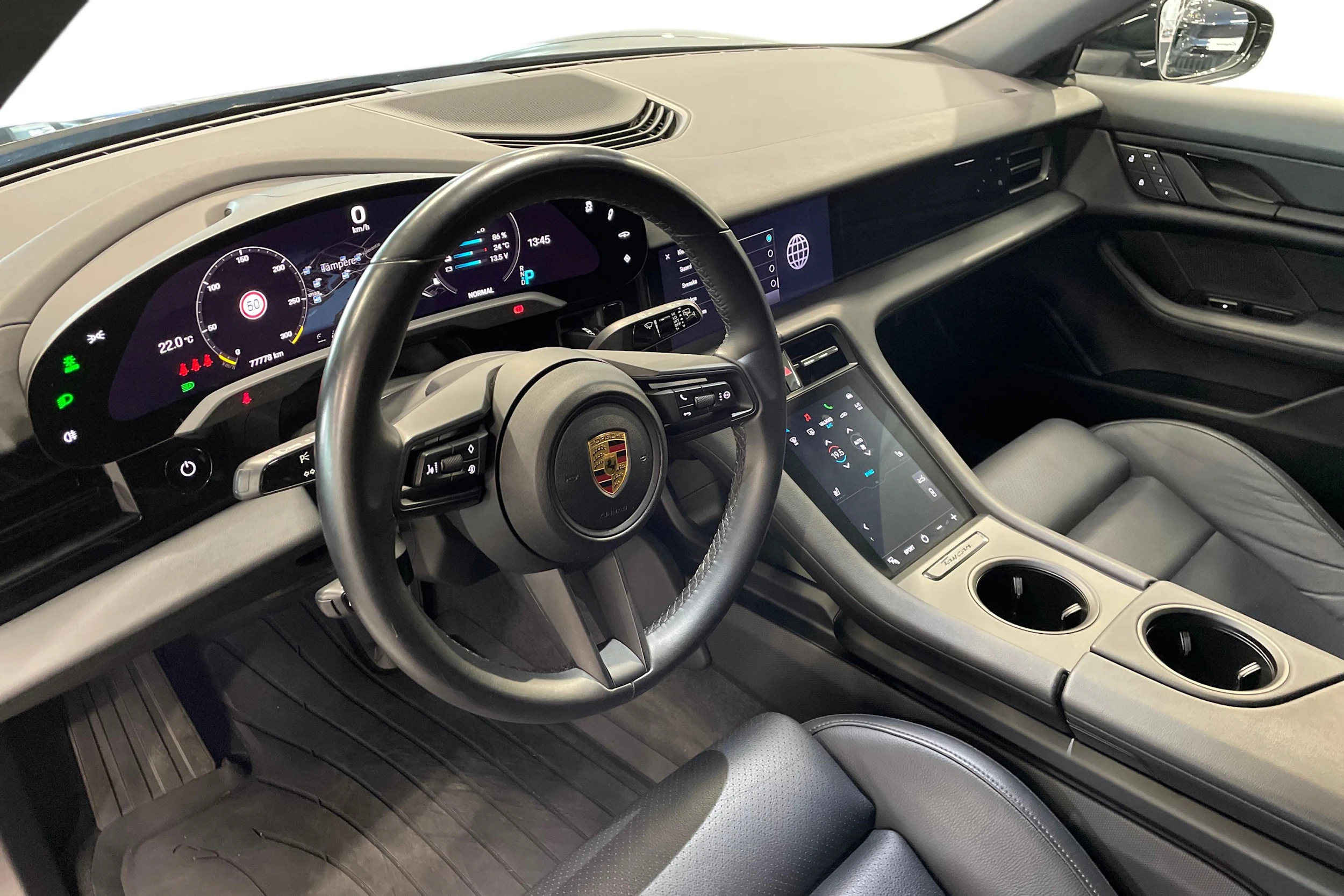musta Porsche Taycan 2022 kuva 6.
