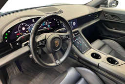 musta Porsche Taycan 2022 kuva 6.