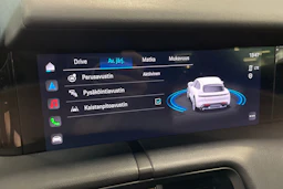 musta Porsche Taycan 2022 kuva 12.