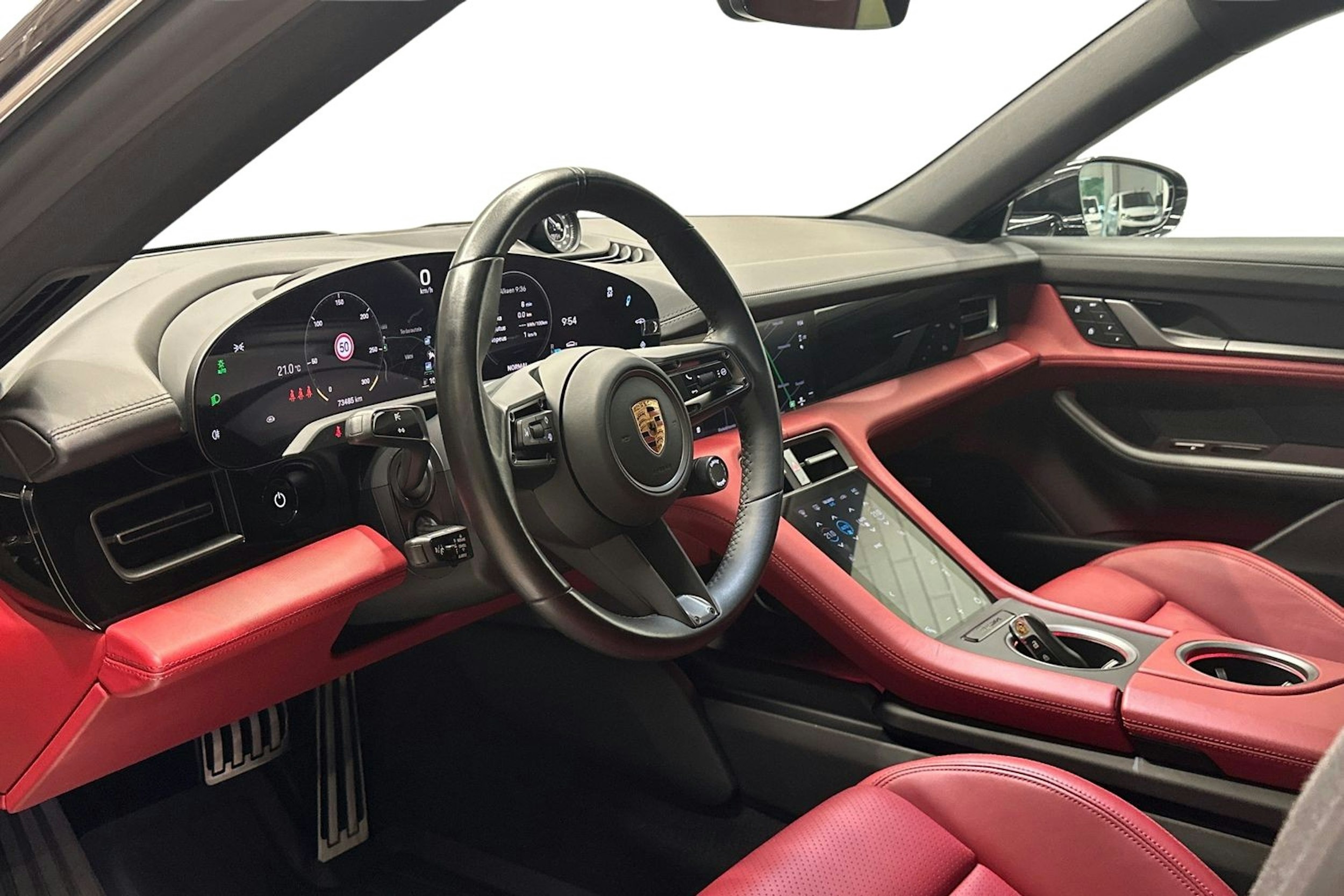 musta Porsche Taycan 2022 kuva 6.