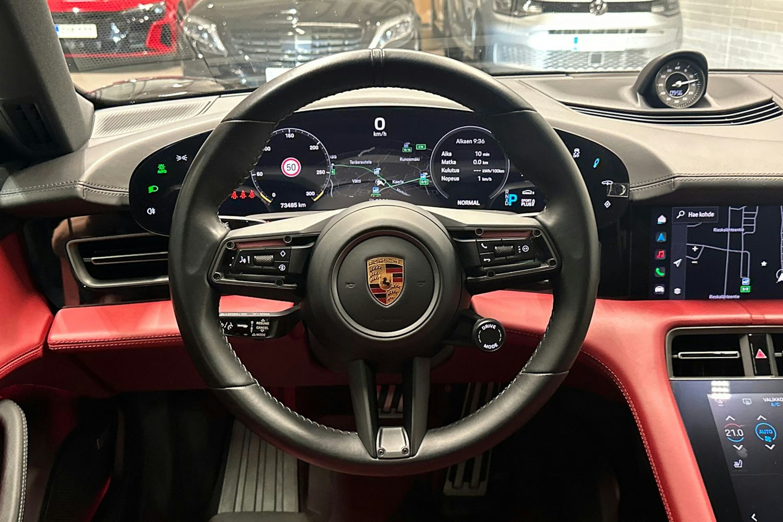 musta Porsche Taycan 2022 kuva 10.