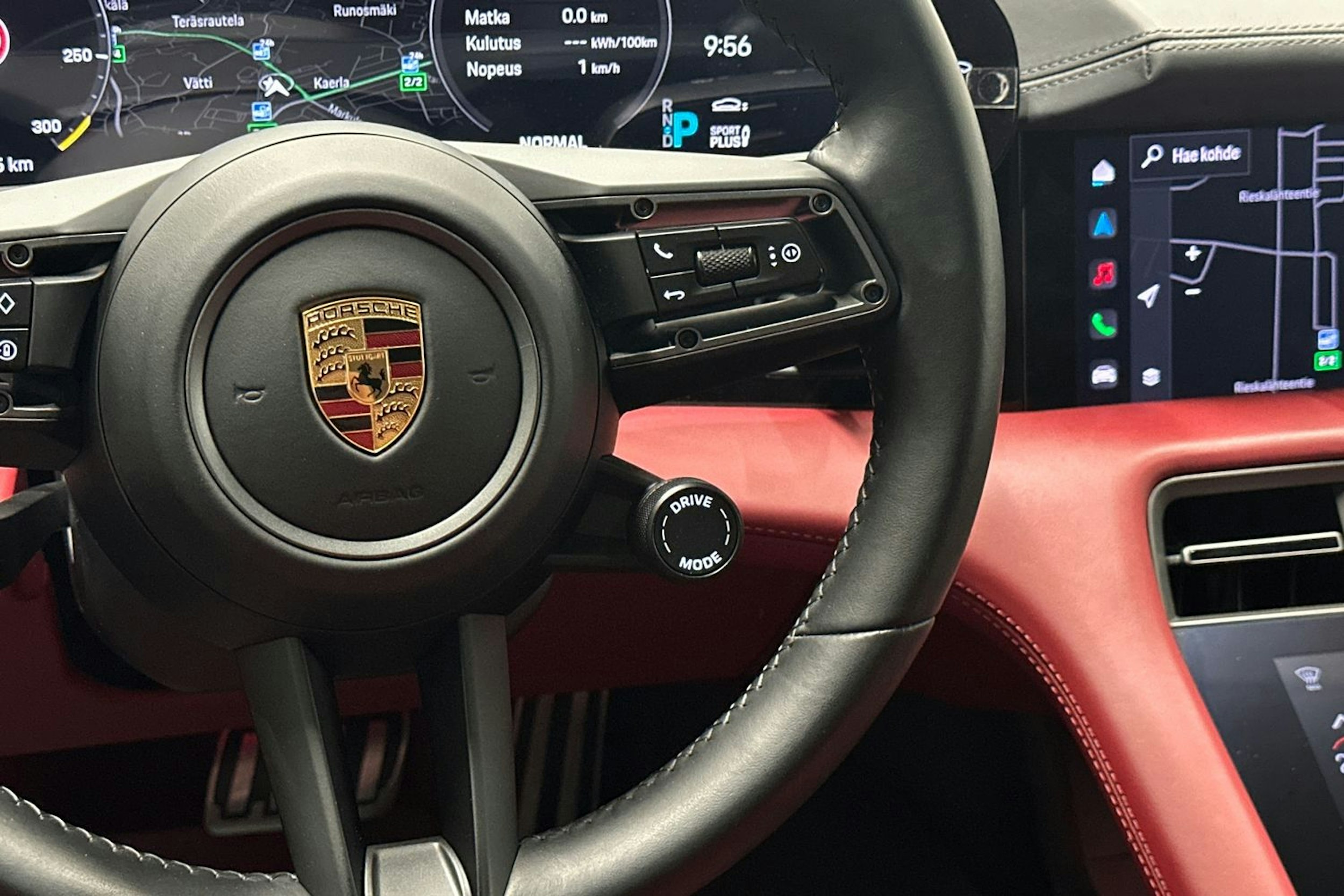 musta Porsche Taycan 2022 kuva 11.