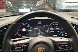musta Porsche Taycan 2022 kuva 12.