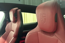 musta Porsche Taycan 2022 kuva 19.