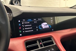 musta Porsche Taycan 2022 kuva 22.