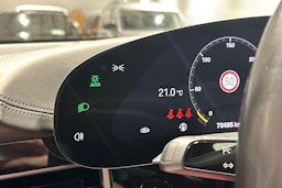 musta Porsche Taycan 2022 kuva 24.