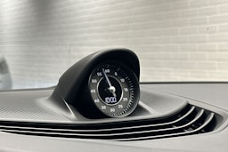 musta Porsche Taycan 2022 kuva 25.