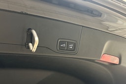 musta Porsche Taycan 2022 kuva 27.