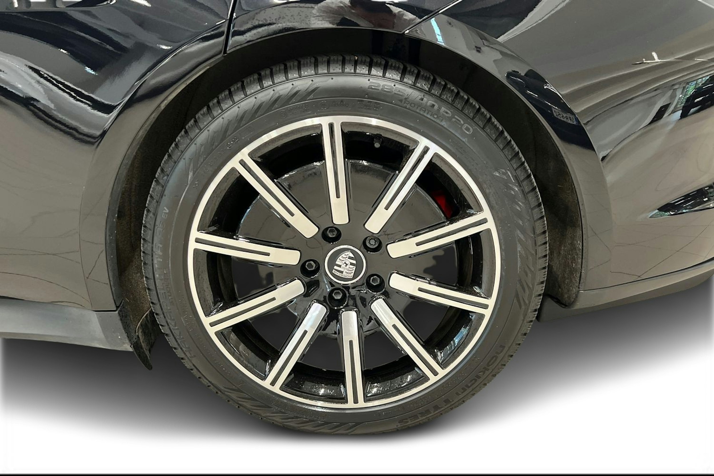 musta Porsche Taycan 2023 kuva 9.