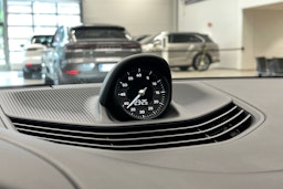 musta Porsche Taycan 2023 kuva 11.
