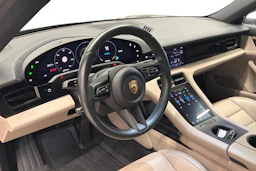 Musta Porsche Taycan 2023 kuva 7.