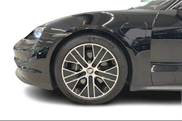 Musta Porsche Taycan 2023 kuva 9.