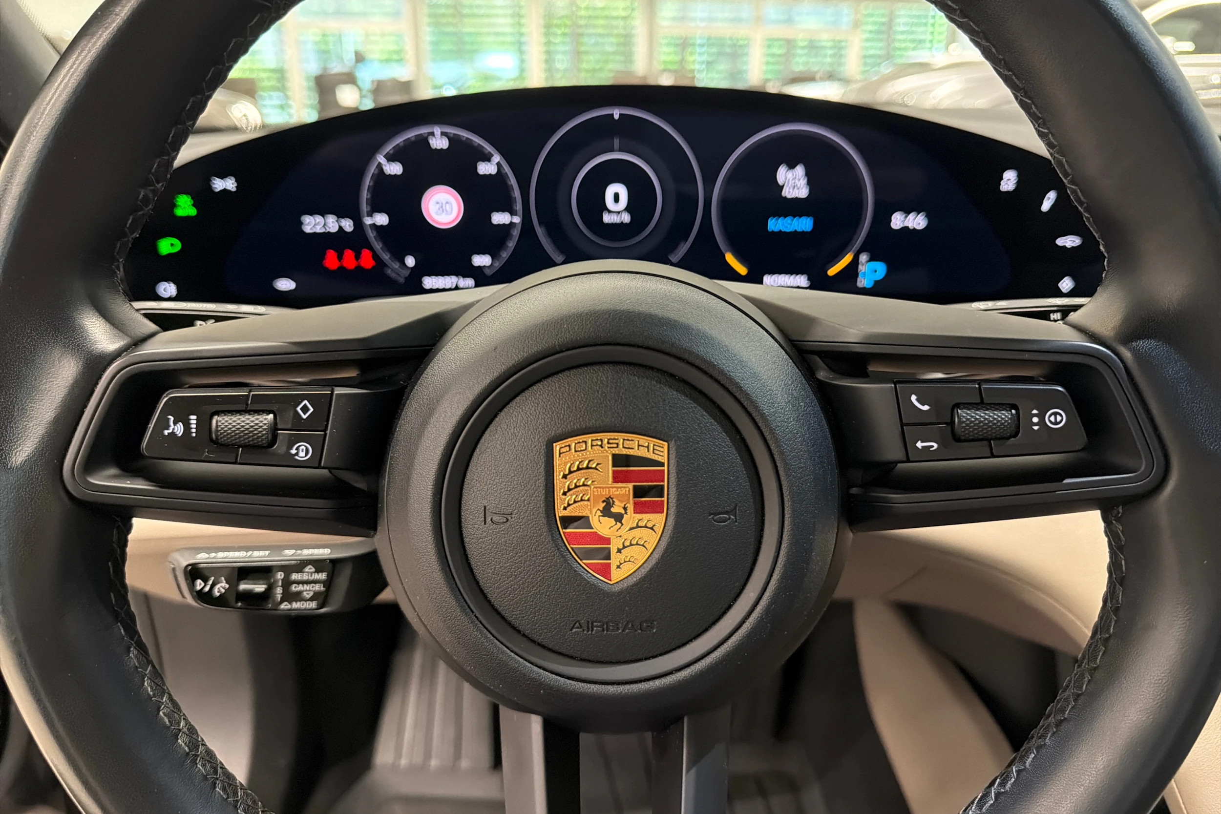 Musta Porsche Taycan 2023 kuva 18.
