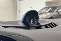 harmaa Porsche Taycan 2023 kuva 11.