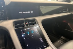 harmaa Porsche Taycan 2023 kuva 12.