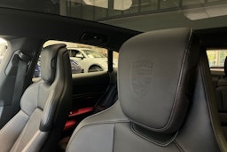 harmaa Porsche Taycan 2023 kuva 19.