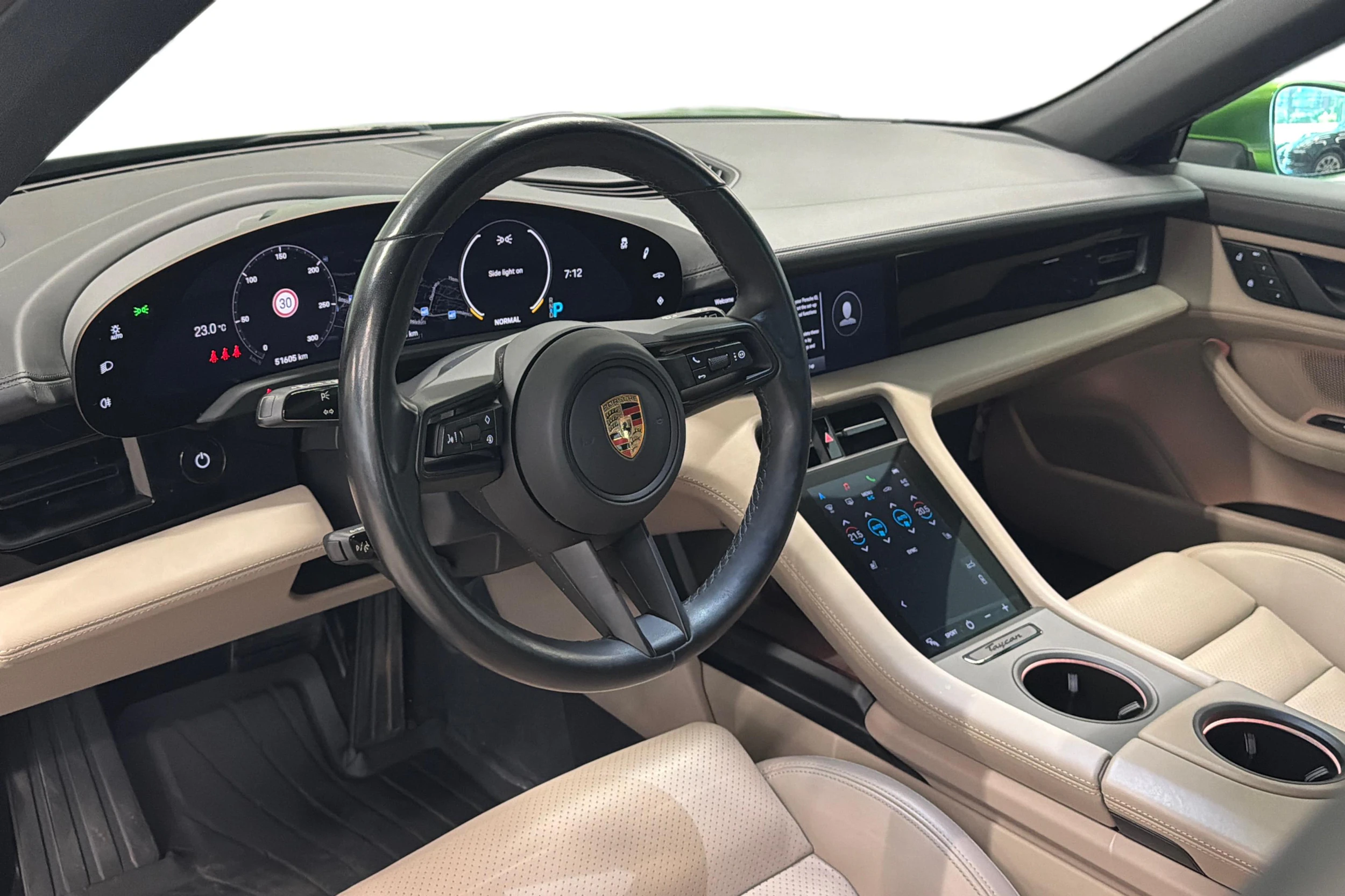 vihreä Porsche Taycan 2023 kuva 7.