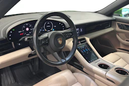 vihreä Porsche Taycan 2023 kuva 7.
