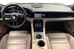 vihreä Porsche Taycan 2023 kuva 8.