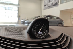 musta Porsche Taycan 2023 kuva 11.