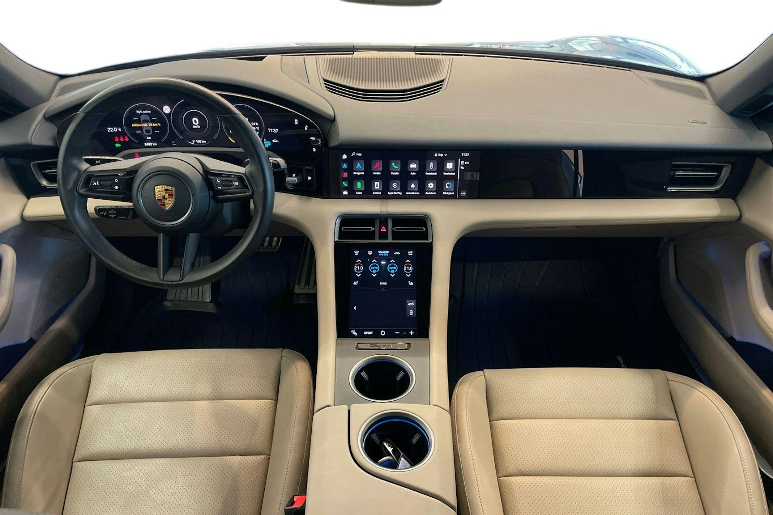 Sininen Porsche Taycan 2023 kuva 7.