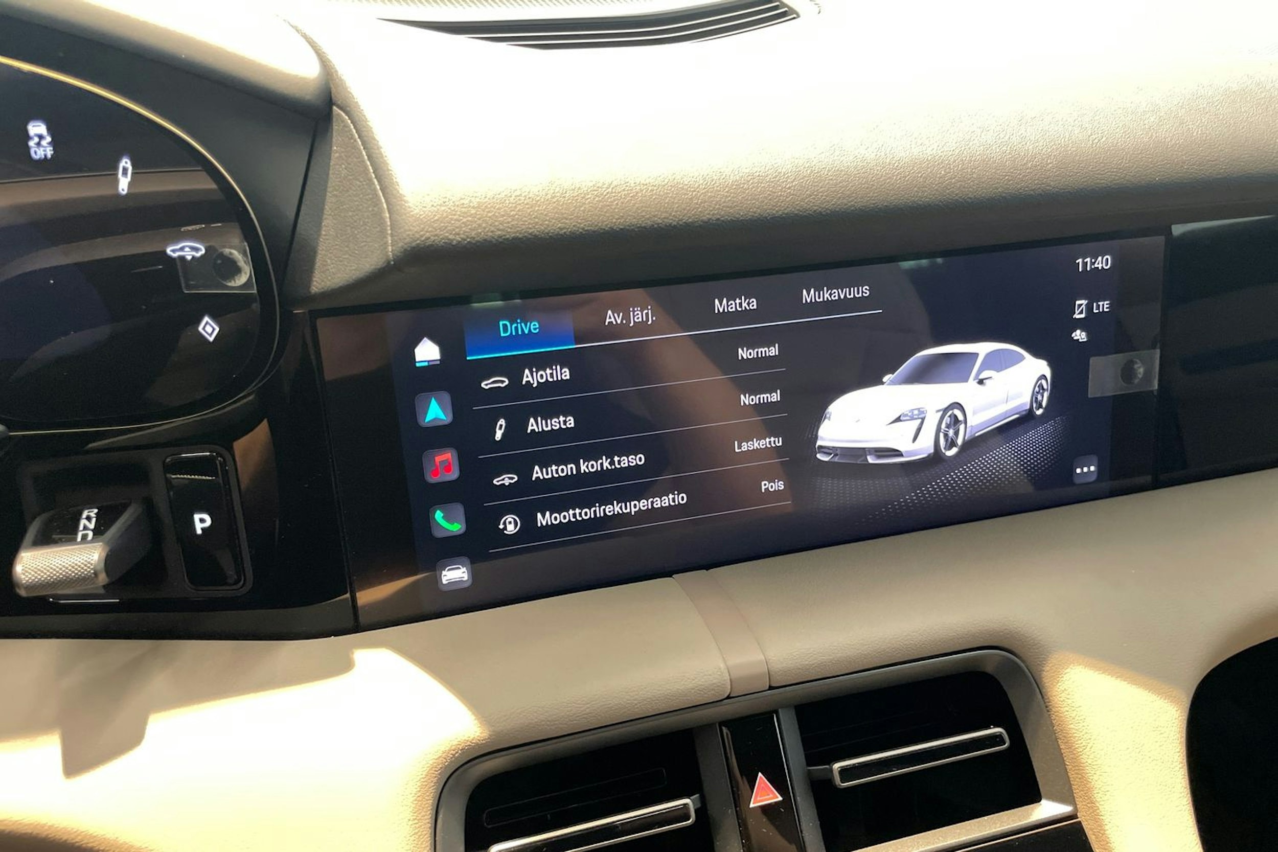 Sininen Porsche Taycan 2023 kuva 12.