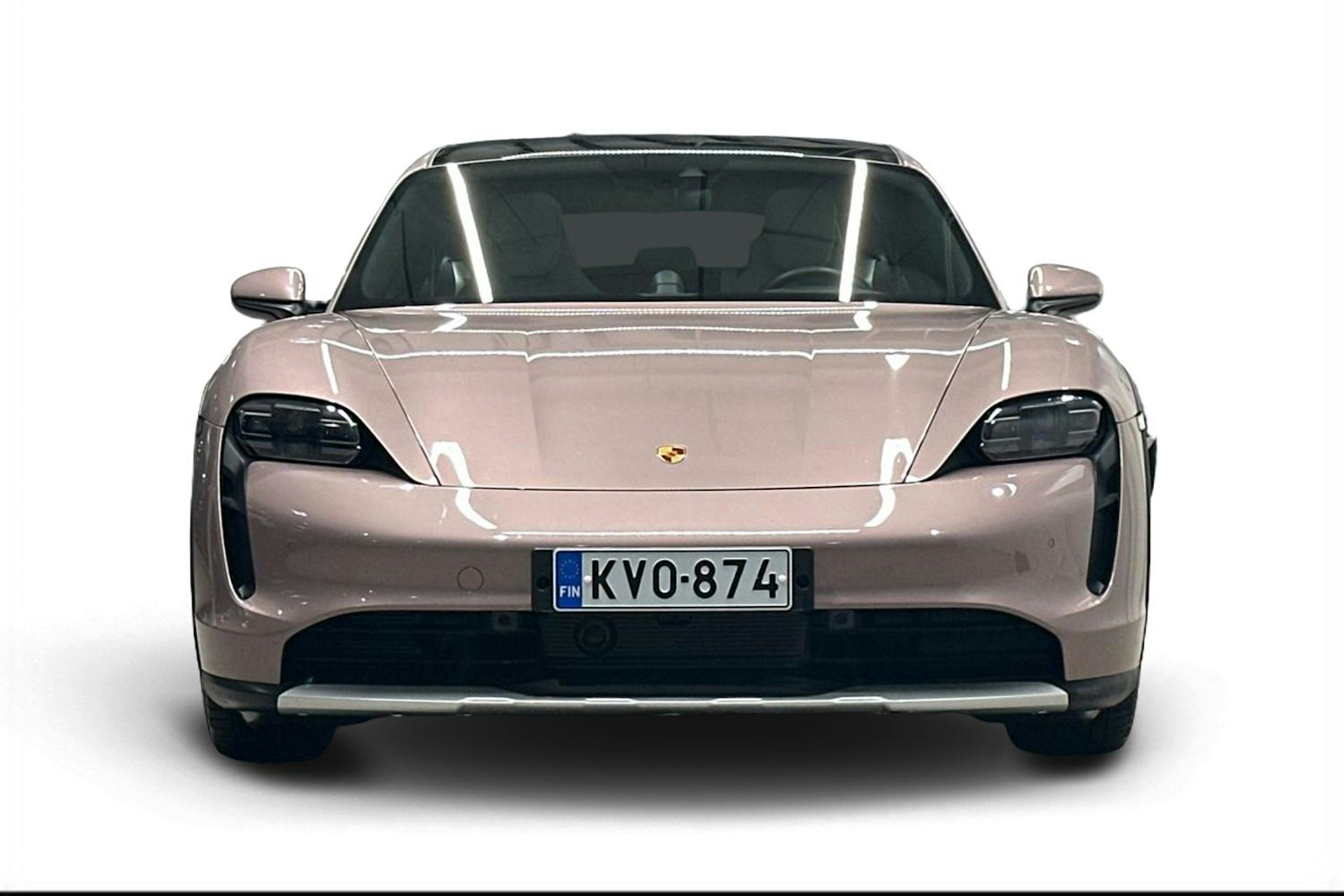 Punainen Porsche Taycan 2023 kuva 4.