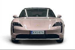 Punainen Porsche Taycan 2023 kuva 4.