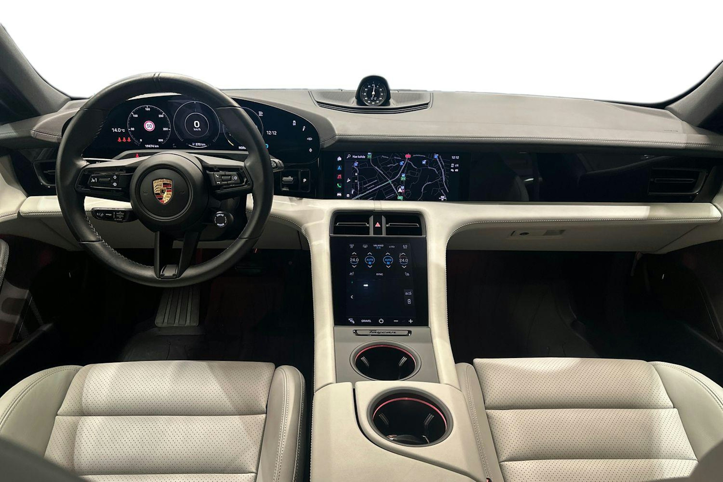 Punainen Porsche Taycan 2023 kuva 7.