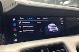 Punainen Porsche Taycan 2023 kuva 22.