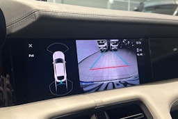 Punainen Porsche Taycan 2023 kuva 23.