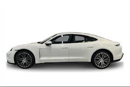 valkoinen Porsche Taycan 2023 kuva 5.