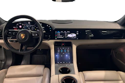 valkoinen Porsche Taycan 2023 kuva 7.