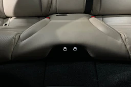 valkoinen Porsche Taycan 2023 kuva 20.