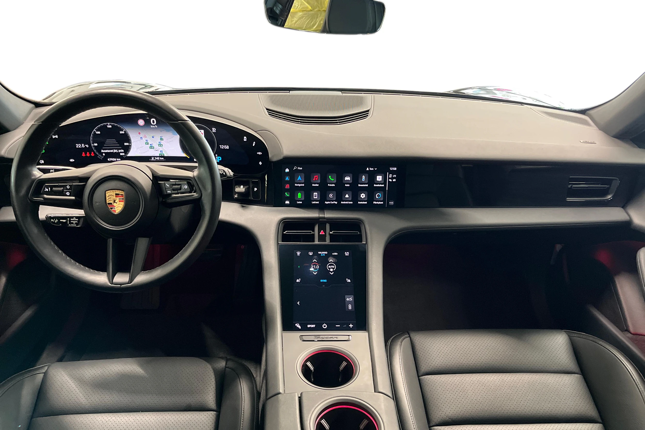 musta Porsche Taycan 2023 kuva 7.