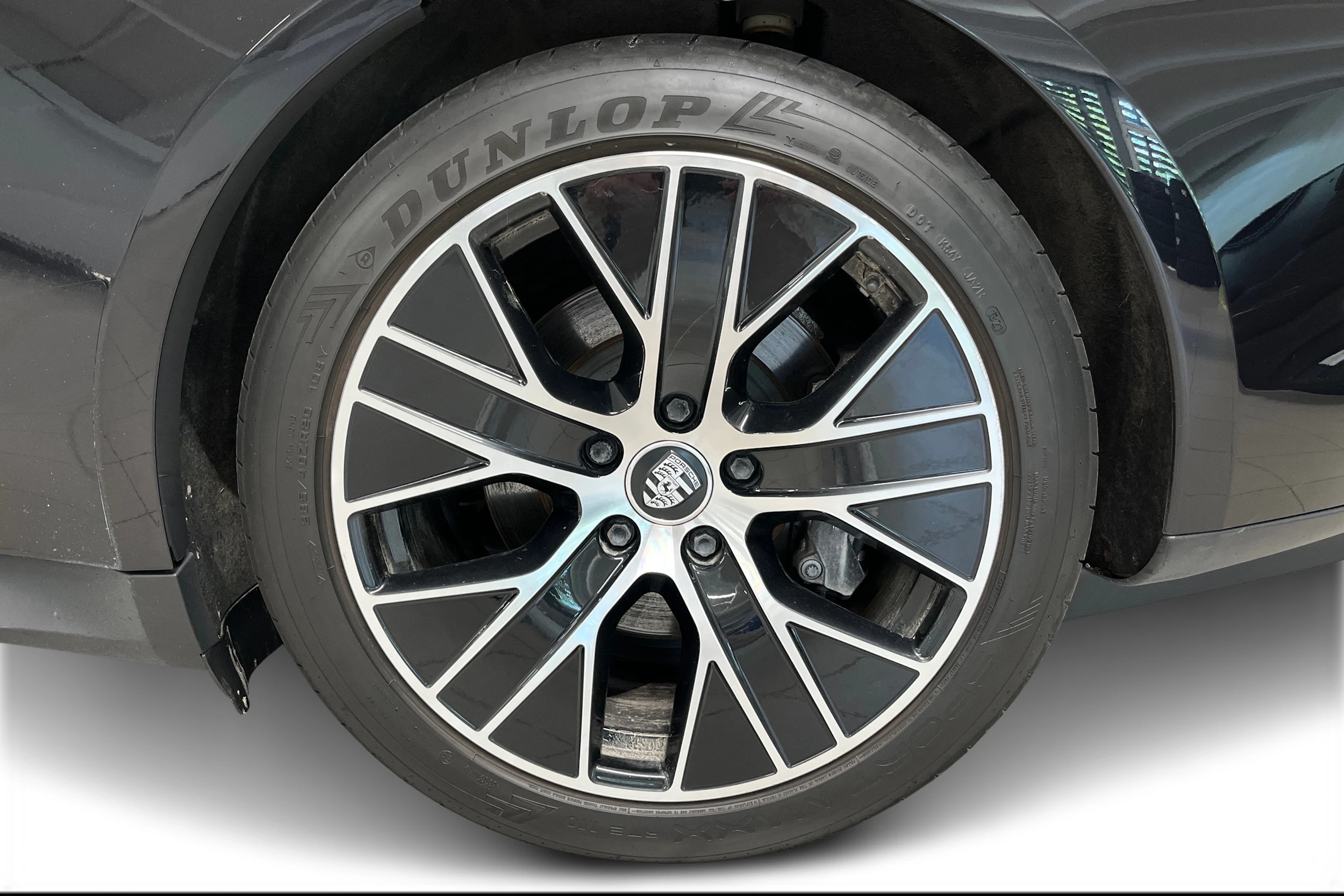 musta Porsche Taycan 2023 kuva 9.