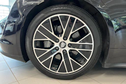 musta Porsche Taycan 2023 kuva 10.