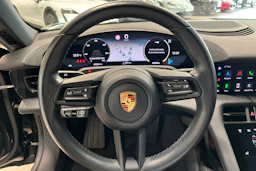 musta Porsche Taycan 2023 kuva 12.