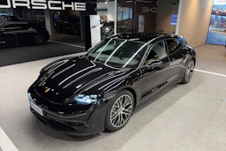 Musta Porsche Taycan 2022 kuva 30.